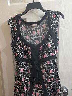 Sleeveless Black & Pink Circle-Print Empire Waist Blouse Size L
